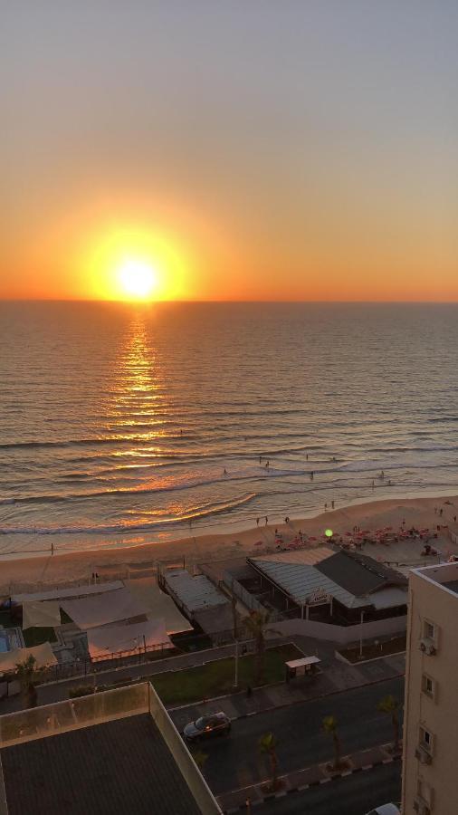 תמר על הים Lägenhet Bat Yam Exteriör bild