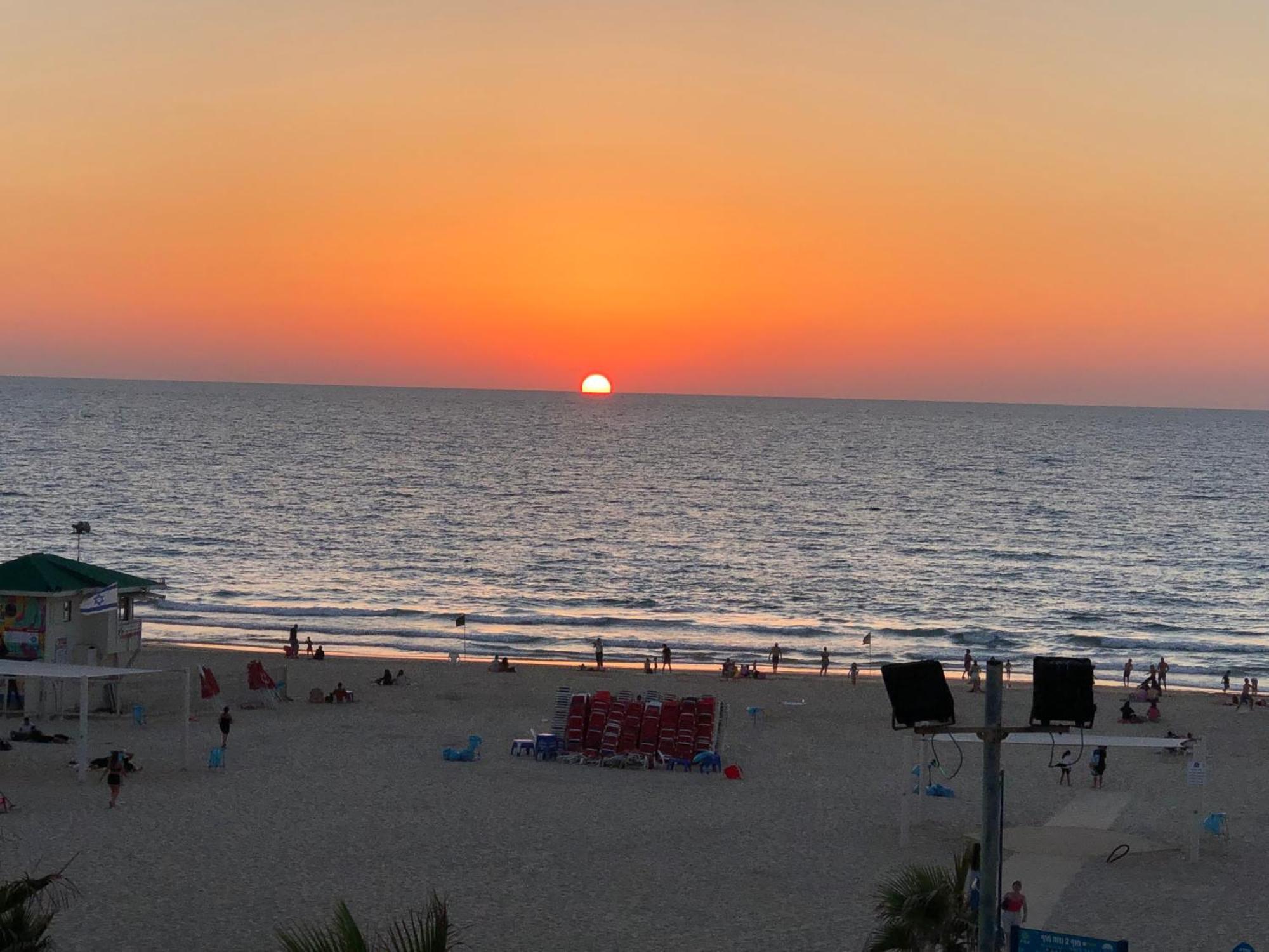 תמר על הים Lägenhet Bat Yam Exteriör bild